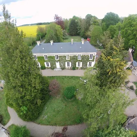 Domaine De Valmeray La Roulotte Insolite Airan