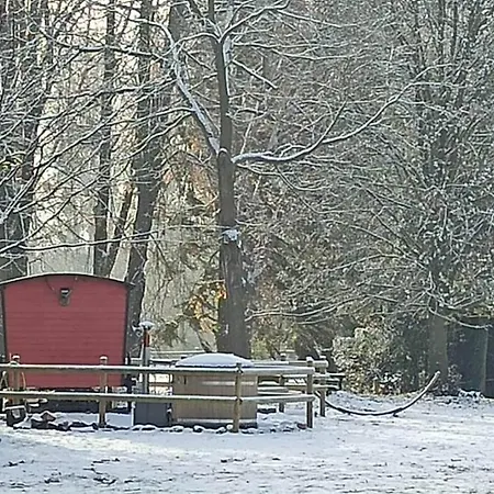 Domaine De Valmeray La Roulotte Insolite