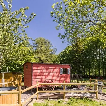 Chalet Domaine De Valmeray La Roulotte Insolite