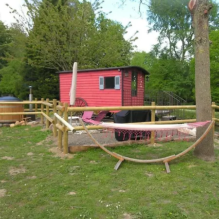 Chalet Domaine De Valmeray La Roulotte Insolite Airan