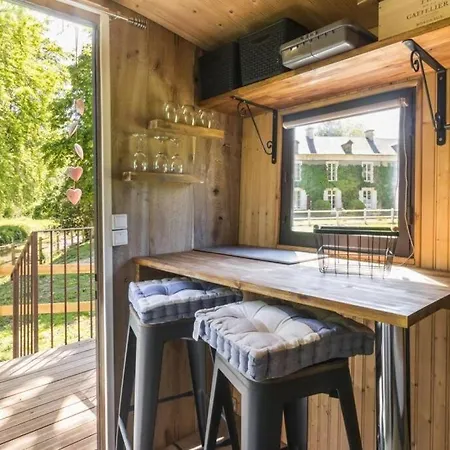 Domaine De Valmeray La Roulotte Insolite * Airan