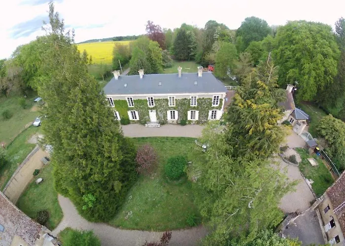 Domaine De Valmeray La Roulotte Insolite Airan