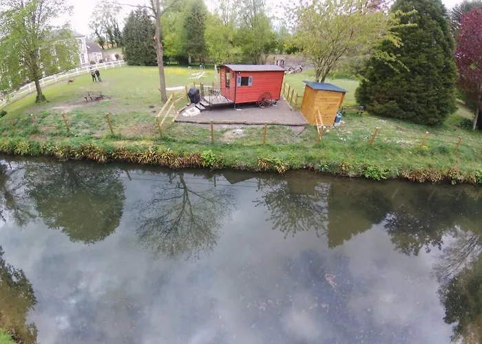 Domaine De Valmeray La Roulotte Insolite * Airan