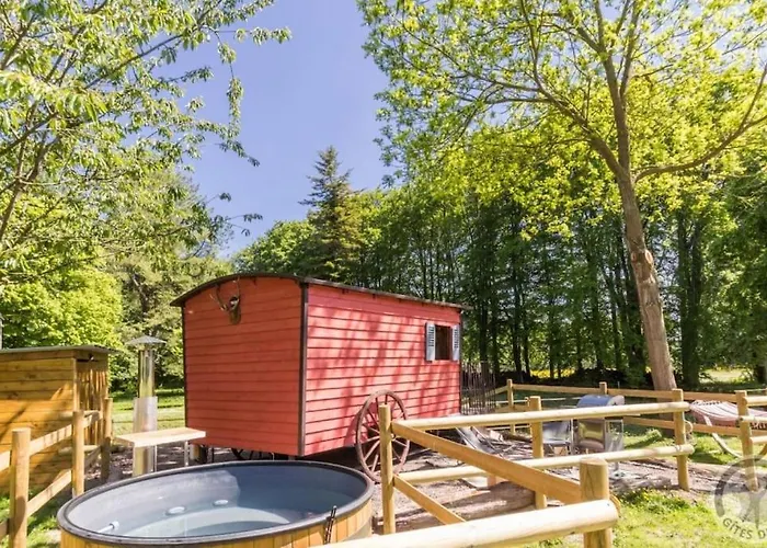 Chalet Domaine De Valmeray La Roulotte Insolite