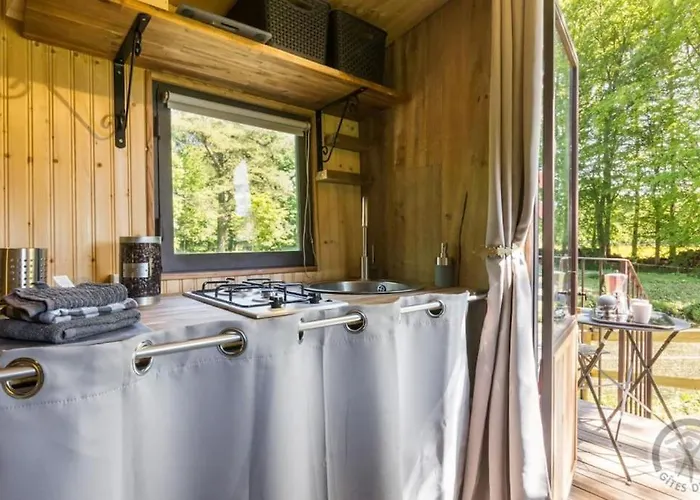 Domaine De Valmeray La Roulotte Insolite *