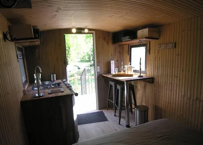 Domaine De Valmeray La Roulotte Insolite