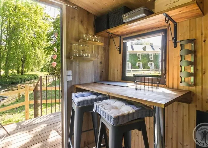 Domaine De Valmeray La Roulotte Insolite * Airan