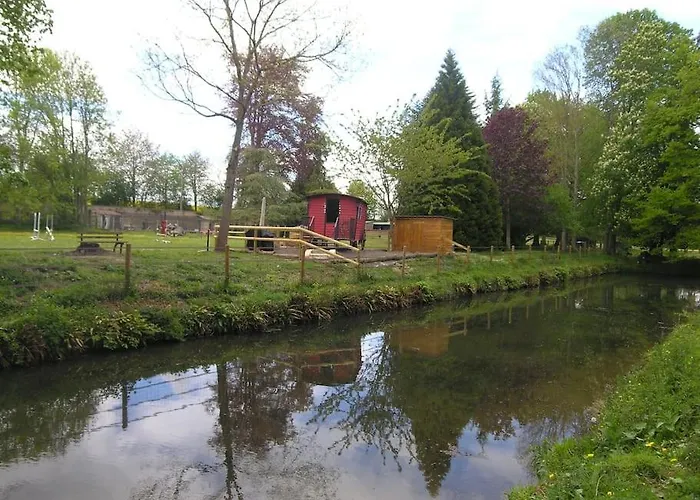 Domaine De Valmeray La Roulotte Insolite Chalet Airan